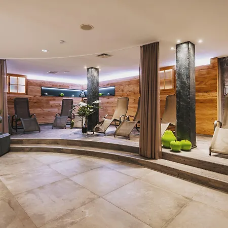 فندق Flachauerhof 4*