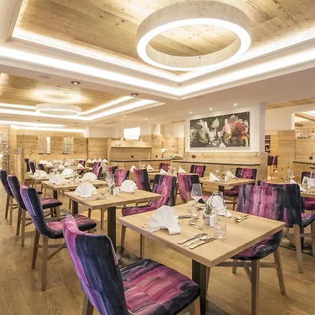 فندق Flachauerhof 4*